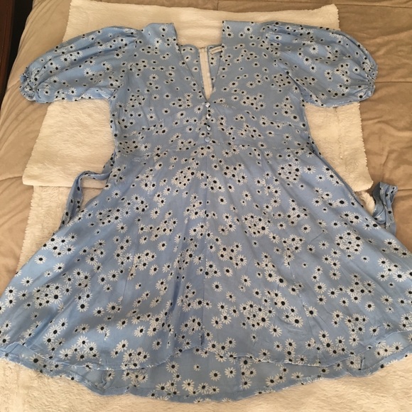 Faithfull the Brand Dresses & Skirts - REVOLVE Faitfull the Brand Floral Dress size 8